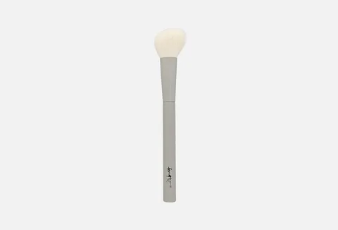 Angled blush brush FOR ME by gold apple
