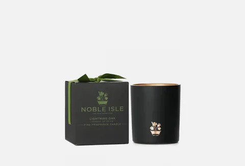 NOBLE ISLE Lightning Oak Candle